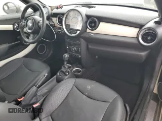 2013 MINI Coupe z VIN WMWSX1C56DT507407, wystawiony jako Copart lot #48176045 z przebiegiem 110 616 mil mil oraz Szkody całkowita. Historia ofert i sprzedaży dostępna na DreamBid. Obrazek 8.