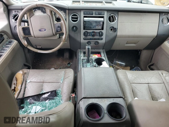 2008 Ford Expedition Max SSV z VIN 1FMFK165X8LA67501, wystawiony jako Copart lot #54390045 z przebiegiem 282 006 mil mil oraz Szkoda całkowita • Salvage title. Historia ofert i sprzedaży dostępna na DreamBid. Obrazek 8.