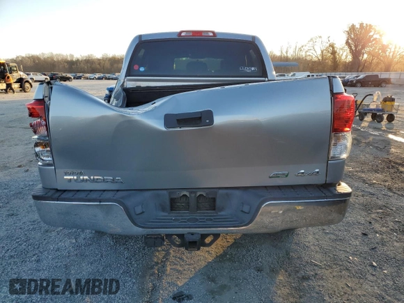 2010 Toyota Tundra z VIN 5TFDW5F1XAX142538, wystawiony jako Copart lot #83667104 z przebiegiem 192 446 mil mil oraz Szkoda całkowita • Salvage title. Historia ofert i sprzedaży dostępna na DreamBid. Obrazek 6.