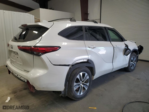 2023 Toyota Highlander L with VIN 5TDKDRBH9PS514683, listed as a Copart auction lot 49859995 with 7,942 mi miles and Salvage Title. Bid and sale history available at carsss.com. Image 3.