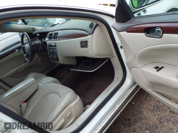 2007 Buick Lucerne V6 CXL with VIN 1G4HD57287U225633, listed as a IAAI auction lot 42116371 with 172,489 mi miles. Bid and sale history available at carsss.com. Image 5.