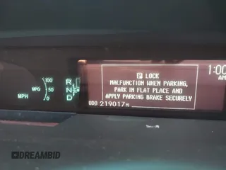 2012 Toyota Prius One z VIN JTDKN3DU1C1523891, wystawiony jako IAAI lot #42372948 z przebiegiem 219 017 mil mil oraz . Historia ofert i sprzedaży dostępna na DreamBid. Obrazek 7.