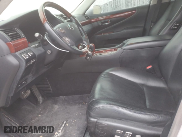 2012 Lexus LS 460 L z VIN JTHDL5EF6C5004160, wystawiony jako Copart lot #43017625 z przebiegiem 132 874 mil mil oraz Szkoda całkowita • Salvage title. Historia ofert i sprzedaży dostępna na DreamBid. Obrazek 7.