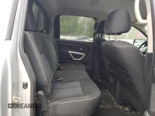 2018 Nissan Titan SV z VIN 1N6AA1E51JN504070, wystawiony jako Copart lot #54471665 z przebiegiem 179 603 mil mil oraz Szkoda całkowita • Salvage title. Historia ofert i sprzedaży dostępna na DreamBid. Obrazek 10.