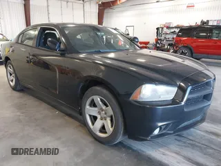2013 Dodge Charger Police z VIN 2C3CDXATXDH673712, wystawiony jako IAAI lot #42487574 z przebiegiem 134 775 mil mil oraz . Historia ofert i sprzedaży dostępna na DreamBid. Obrazek 1.