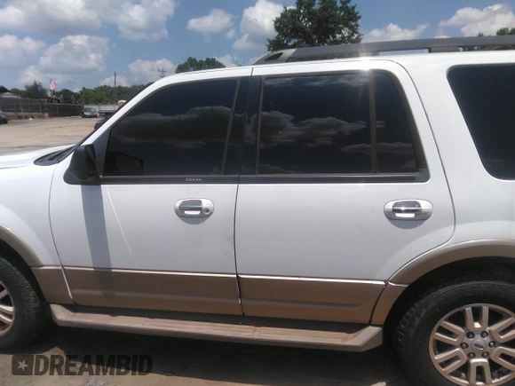 2014 Ford Expedition XLT z VIN 1FMJU1H56EEF46306, wystawiony jako IAAI lot #42823693 z przebiegiem 174 295 mil mil oraz . Historia ofert i sprzedaży dostępna na DreamBid. Obrazek 14.