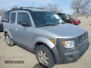2006 Honda Element EX-P with VIN 5J6YH18716L005518, listed as a IAAI auction lot 41830270 with 200,965 mi miles. Bid and sale history available at carsss.com. Image 1.