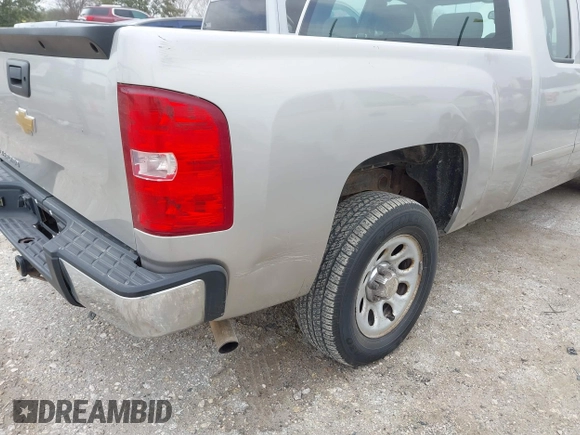 2007 Chevrolet Silverado 1500 LT w/1LT with VIN 2GCEC19CX71553141, listed as a IAAI auction lot 41580637 with 142,544 mi miles. Bid and sale history available at carsss.com. Image 6.