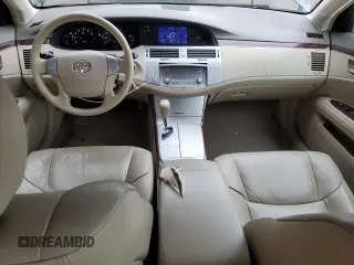 2008 Toyota Avalon XL z VIN 4T1BK36B88U293692, wystawiony jako Copart lot #55446035 z przebiegiem 182 008 mil mil oraz Szkoda całkowita • Salvage title. Historia ofert i sprzedaży dostępna na DreamBid. Obrazek 8.
