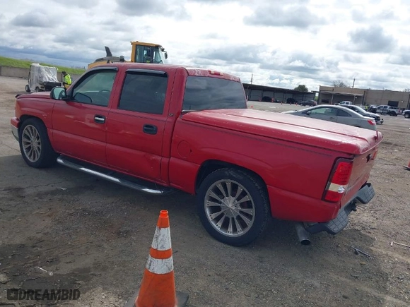 2006 Chevrolet Silverado 1500 LT1 with VIN 2GCEC13T161120735, listed as a IAAI auction lot 41725133 with 244,862 mi miles. Bid and sale history available at carsss.com. Image 3.