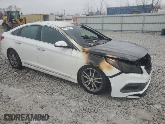 2015 Hyundai Sonata Sport z VIN 5NPE34AB0FH053345, wystawiony jako Copart lot #45194645 z przebiegiem Nie podano mil oraz Szkoda całkowita • Salvage title. Historia ofert i sprzedaży dostępna na DreamBid. Obrazek 4.
