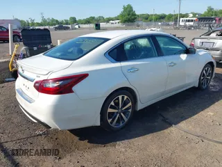 2017 Nissan Altima SV z VIN 1N4AL3AP0HC125959, wystawiony jako IAAI lot #42176500 z przebiegiem 146 838 mil mil oraz . Historia ofert i sprzedaży dostępna na DreamBid. Obrazek 4.