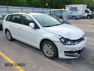 2016 Volkswagen Golf TSI Limited Edition Edition z VIN 3VWC17AU4GM514636, wystawiony jako IAAI lot #42411424 z przebiegiem 78 774 mil mil oraz . Historia ofert i sprzedaży dostępna na DreamBid. Obrazek 1.