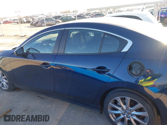 2021 Mazda 3 Select with VIN 3MZBPBBL8MM250013, listed as a IAAI auction lot 41430402 with 43,819 mi miles and . Bid and sale history available at carsss.com. Image 14.