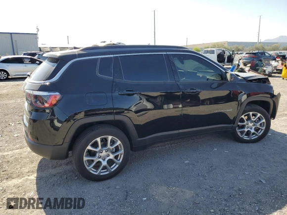 2023 Jeep Compass Latitude Lux z VIN 3C4NJDFNXPT522385, wystawiony jako Copart lot #57990555 z przebiegiem 28 159 mil mil oraz Szkoda całkowita • Salvage title. Historia ofert i sprzedaży dostępna na DreamBid. Obrazek 3.
