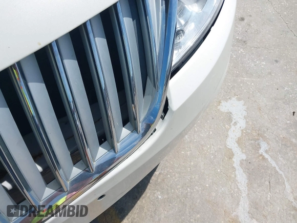 2009 Lincoln MKS z VIN 1LNHM93R39G635008, wystawiony jako IAAI lot #39108905 z przebiegiem 138 132 mil mil oraz . Historia ofert i sprzedaży dostępna na DreamBid. Obrazek 16.