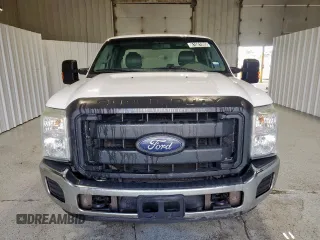 2016 Ford F-250 XLT with VIN 1FT7X2A6XGEA65962, listed as a Copart auction lot 61501905 with 201,887 mi miles and Clean title. Bid and sale history available at DreamBid. Image 5.