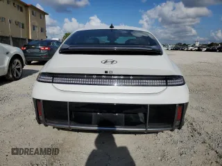 2023 Hyundai Ioniq 6 Limited z VIN KMHM54AA5PA021637, wystawiony jako Copart lot #51473914 z przebiegiem 16 212 mil mil oraz . Historia ofert i sprzedaży dostępna na DreamBid. Obrazek 6.