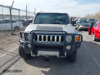 2008 Hummer H3 SUV with VIN 5GTEN13E188176887, listed as a IAAI auction lot 41849108 with 225,472 mi miles. Bid and sale history available at carsss.com. Image 11.