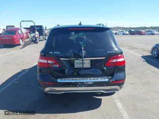 2013 Mercedes-Benz M-Class ML 350 with VIN 4JGDA5HB6DA183773, listed as a IAAI auction lot 41843086 with 139,302 mi miles. Bid and sale history available at carsss.com. Image 16.