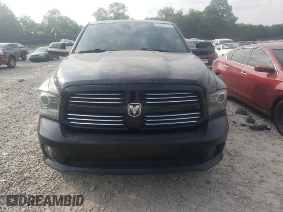 2014 Ram 1500 Sport z VIN 1C6RR7MTXES136911, wystawiony jako Copart lot #62256965 z przebiegiem 303 522 mil mil oraz Czysty tytuł • Clean title. Historia ofert i sprzedaży dostępna na DreamBid. Obrazek 5.