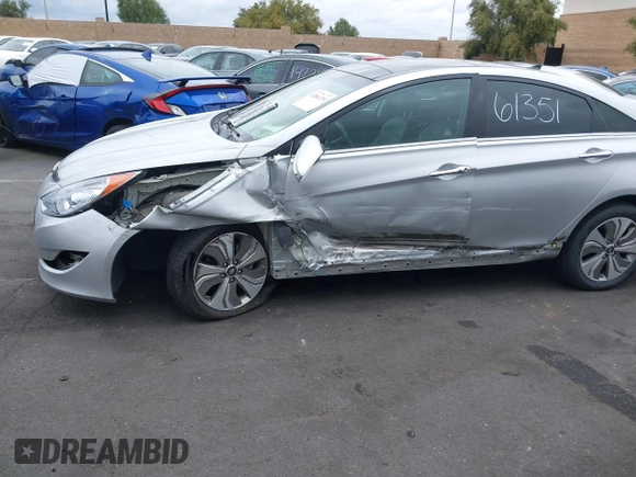 2014 Hyundai Sonata Limited with VIN KMHEC4A44EA106969, listed as a IAAI auction lot 42061351 with 25,795 mi miles and . Bid and sale history available at carsss.com. Image 6.