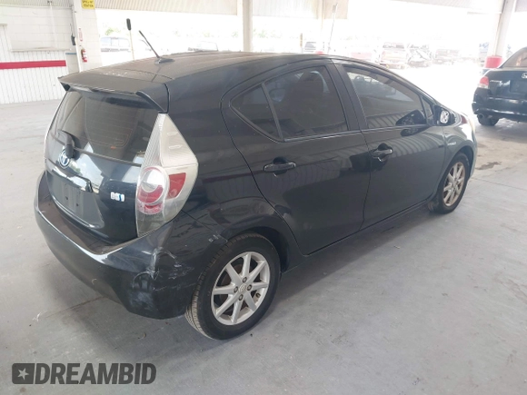 2013 Toyota Prius One z VIN JTDKDTB33D1046251, wystawiony jako IAAI lot #42304087 z przebiegiem 229 655 mil mil oraz . Historia ofert i sprzedaży dostępna na DreamBid. Obrazek 4.