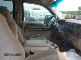 2002 Ford F-250 XL z VIN 1FTNW21L72EA49792, wystawiony jako IAAI lot #42399434 z przebiegiem 248 666 mil mil oraz . Historia ofert i sprzedaży dostępna na DreamBid. Obrazek 5.