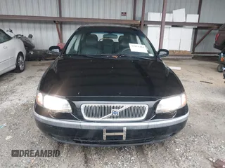 2002 Volvo V70 with VIN YV1SW61R821261424, listed as a IAAI auction lot 42014484 with 1 mi miles. Bid and sale history available at carsss.com. Image 13.