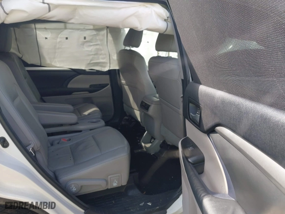 2014 Toyota Highlander XLE with VIN 5TDKKRFH7ES028046, listed as a IAAI auction lot 41792653 with 1 mi miles. Bid and sale history available at carsss.com. Image 8.