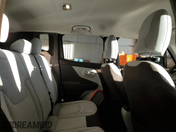 2015 Jeep Renegade Latitude with VIN ZACCJBBH9FPC11483, listed as a Copart auction lot 41689685 with 88,080 mi miles and Clean Title. Bid and sale history available at carsss.com. Image 11.