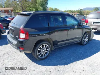 2016 Jeep Compass Latitude with VIN 1C4NJDEB5GD753210, listed as a IAAI auction lot 40530185 with 87,045 mi miles. Bid and sale history available at carsss.com. Image 4.