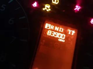 2018 Nissan NV Cargo S z VIN 1N6BF0KY7JN808504, wystawiony jako IAAI lot #39906506 z przebiegiem 83 900 mil mil oraz . Historia ofert i sprzedaży dostępna na DreamBid. Obrazek 15.