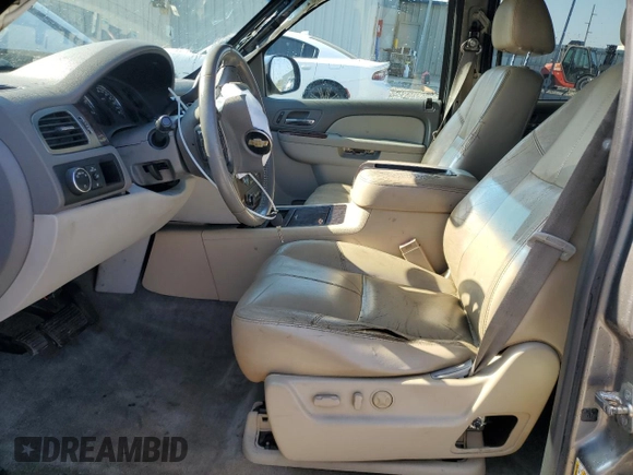 2012 Chevrolet Tahoe LT z VIN 1GNSCBE04CR258954, wystawiony jako Copart lot #52866995 z przebiegiem 135 873 mil mil oraz Szkoda całkowita • Salvage title. Historia ofert i sprzedaży dostępna na DreamBid. Obrazek 7.