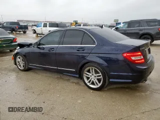 2013 Mercedes-Benz C 250 Sport z VIN WDDGF4HB8DR267579, wystawiony jako Copart lot #55160775 z przebiegiem 82 522 mil mil oraz Szkoda całkowita • Salvage title. Historia ofert i sprzedaży dostępna na DreamBid. Obrazek 2.