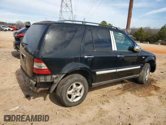 1999 Mercedes-Benz M 320/430/500 z VIN 4JGAB54E0XA060572, wystawiony jako Copart lot #45536805 z przebiegiem 215 210 mil mil oraz Szkoda całkowita • Salvage title. Historia ofert i sprzedaży dostępna na DreamBid. Obrazek 3.
