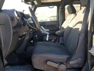2018 Jeep Wrangler Unlimited Rubicon Recon with VIN 1C4BJWFGXJL899785, listed as a Copart auction lot 50102975 with 114,926 mi miles and Salvage Title. Bid and sale history available at DreamBid. Image 7.