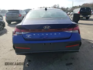 2024 Hyundai Elantra SE z VIN KMHLL4DG8RU668018, wystawiony jako Copart lot #85018574 z przebiegiem 18 993 mil mil oraz Szkoda całkowita • Salvage title. Historia ofert i sprzedaży dostępna na DreamBid. Obrazek 6.