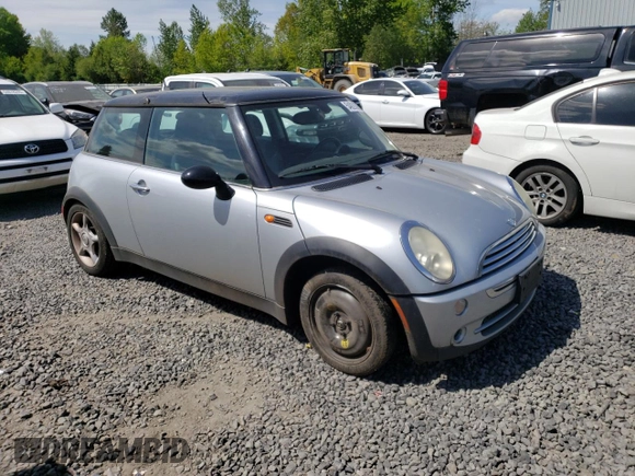 2006 MINI Hardtop with VIN WMWRC33546TK70683, listed as a Copart auction lot 54929365 with 109,484 mi miles and Salvage title. Bid and sale history available at DreamBid. Image 4.