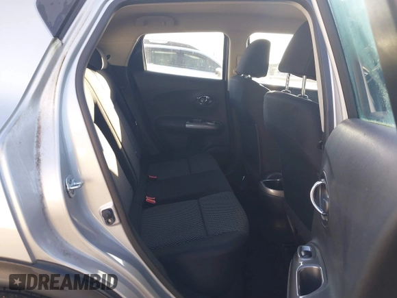 2015 Nissan Juke SV with VIN JN8AF5MV9FT553005, listed as a IAAI auction lot 41731884 with 70,698 mi miles. Bid and sale history available at carsss.com. Image 8.
