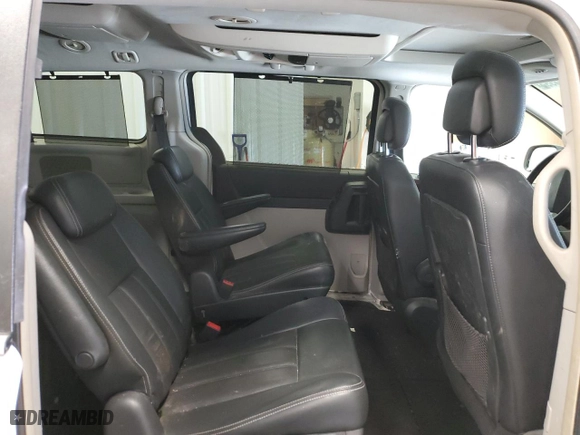 2010 Chrysler Town & Country Touring Plus with VIN 2A4RR8D15AR321628, listed as a Copart auction lot 52256995 with 226,763 mi miles and Clean Title. Bid and sale history available at carsss.com. Image 11.