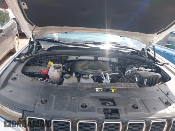 2024 Jeep Grand Cherokee с VIN 1C4RJYB60R8518323, выставлен на аукционе IAAI как лот 42462599 с пробегом 56 463 миль миль и . История ставок и продаж доступна на DreamBid. Изображение 10.