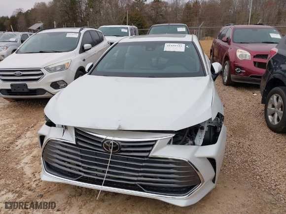 2019 Toyota Avalon XLE with VIN 4T1BZ1FB7KU012649, listed as a IAAI auction lot 41459101 with NaN miles. Bid and sale history available at carsss.com. Image 13.
