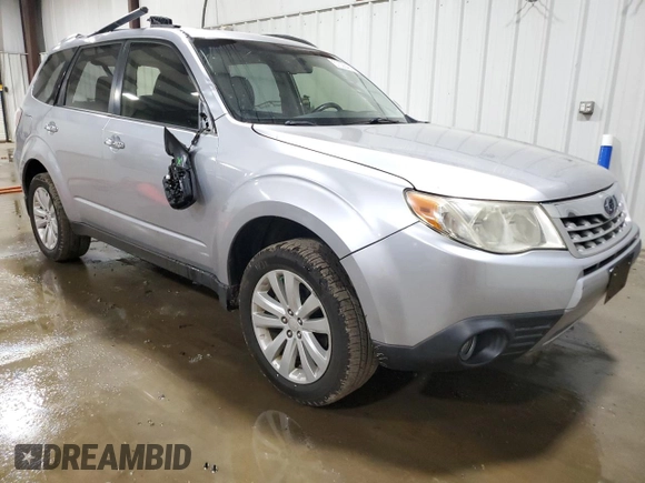 2013 Subaru Forester X Limited z VIN JF2SHAECXDH424658, wystawiony jako Copart lot #57326425 z przebiegiem 138 459 mil mil oraz Szkoda całkowita • Salvage title. Historia ofert i sprzedaży dostępna na DreamBid. Obrazek 4.