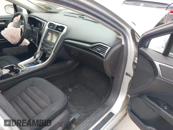 2016 Ford Fusion SE Hybrid with VIN 3FA6P0LU2GR340755, listed as a IAAI auction lot 41673932 with 191,650 mi miles. Bid and sale history available at carsss.com. Image 5.