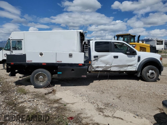 2022 Ford F-550 XL z VIN 1FD0W5HT8NEE92356, wystawiony jako Copart lot #57439165 z przebiegiem 28 170 mil mil oraz Tytuł czysty. Historia ofert i sprzedaży dostępna na DreamBid. Obrazek 3.