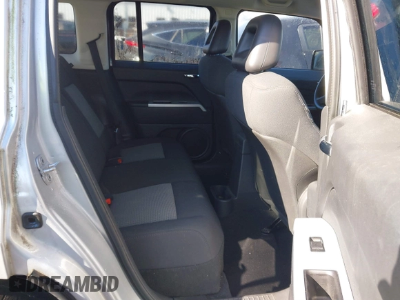 2008 Jeep Patriot Sport with VIN 1J8FT28W38D798125, listed as a IAAI auction lot 41004403 with 98,841 mi miles. Bid and sale history available at carsss.com. Image 8.