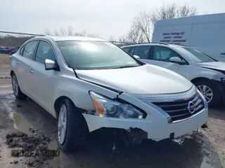 2014 Nissan Altima 2.5 S with VIN 1N4AL3APXEC316431, listed as a IAAI auction lot 41942909 with 43,382 mi miles. Bid and sale history available at carsss.com. Image 1.