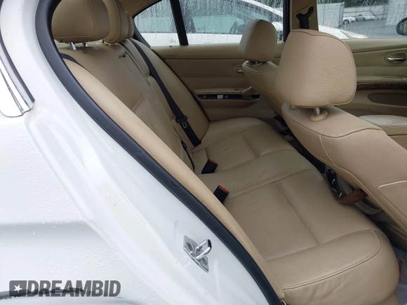 2007 BMW 3 Series 335i z VIN WBAVB735X7VH22444, wystawiony jako IAAI lot #42372287 z przebiegiem 179 686 mil mil oraz . Historia ofert i sprzedaży dostępna na DreamBid. Obrazek 8.