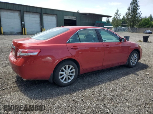 2011 Toyota Camry LE z VIN 4T4BF3EK9BR141844, wystawiony jako Copart lot #60490655 z przebiegiem 180 131 mil mil oraz Szkoda całkowita • Salvage title. Historia ofert i sprzedaży dostępna na DreamBid. Obrazek 3.